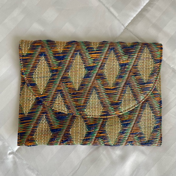 Colorful Straw Crossbody Bag - Picture 5 of 8